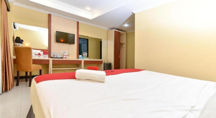 Reddoorz Plus Near Mall Bali Galeria 2 Денпасар Экстерьер фото